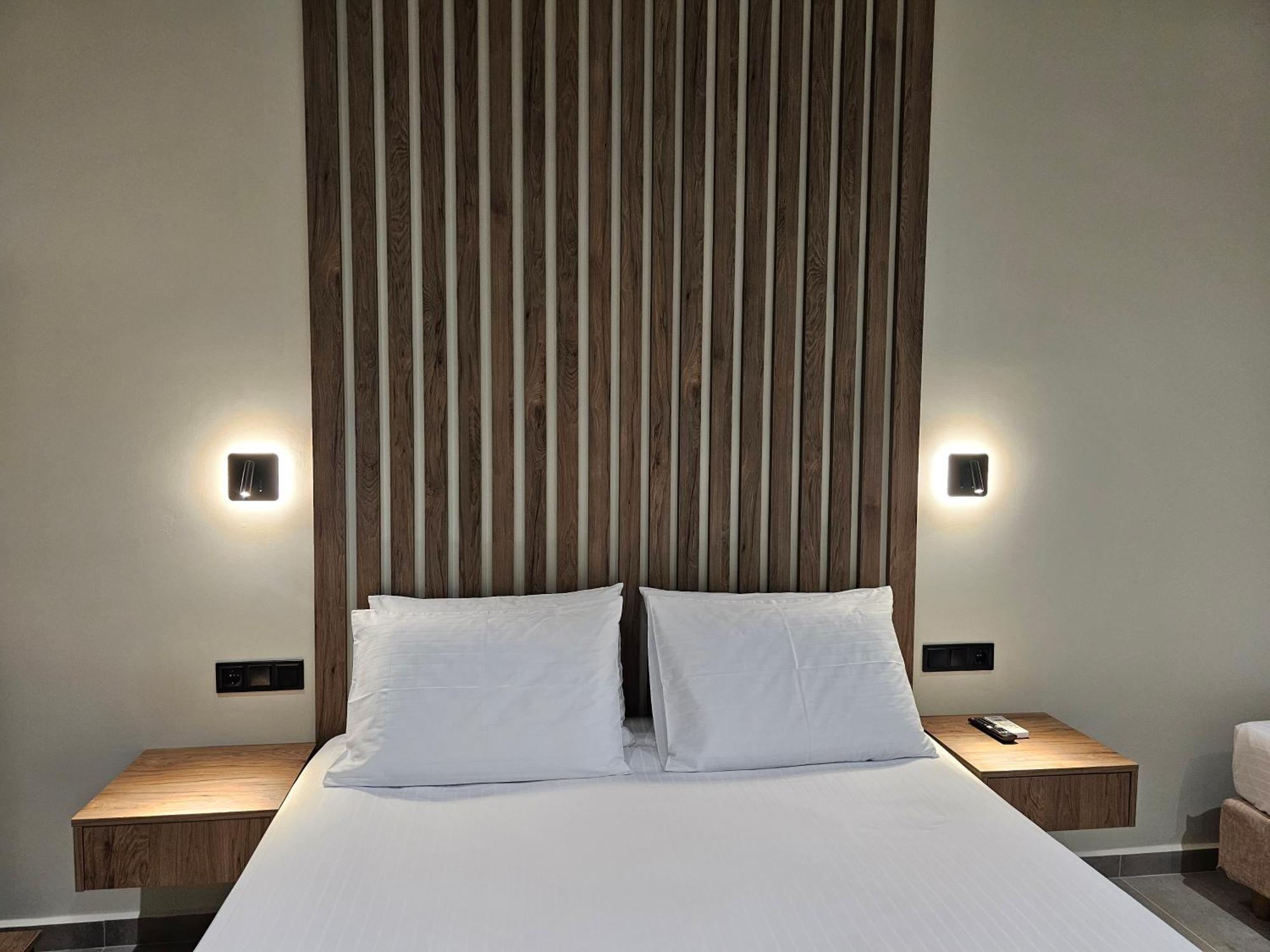 Rea'S Luxury Apartments Stoúpa Zewnętrze zdjęcie